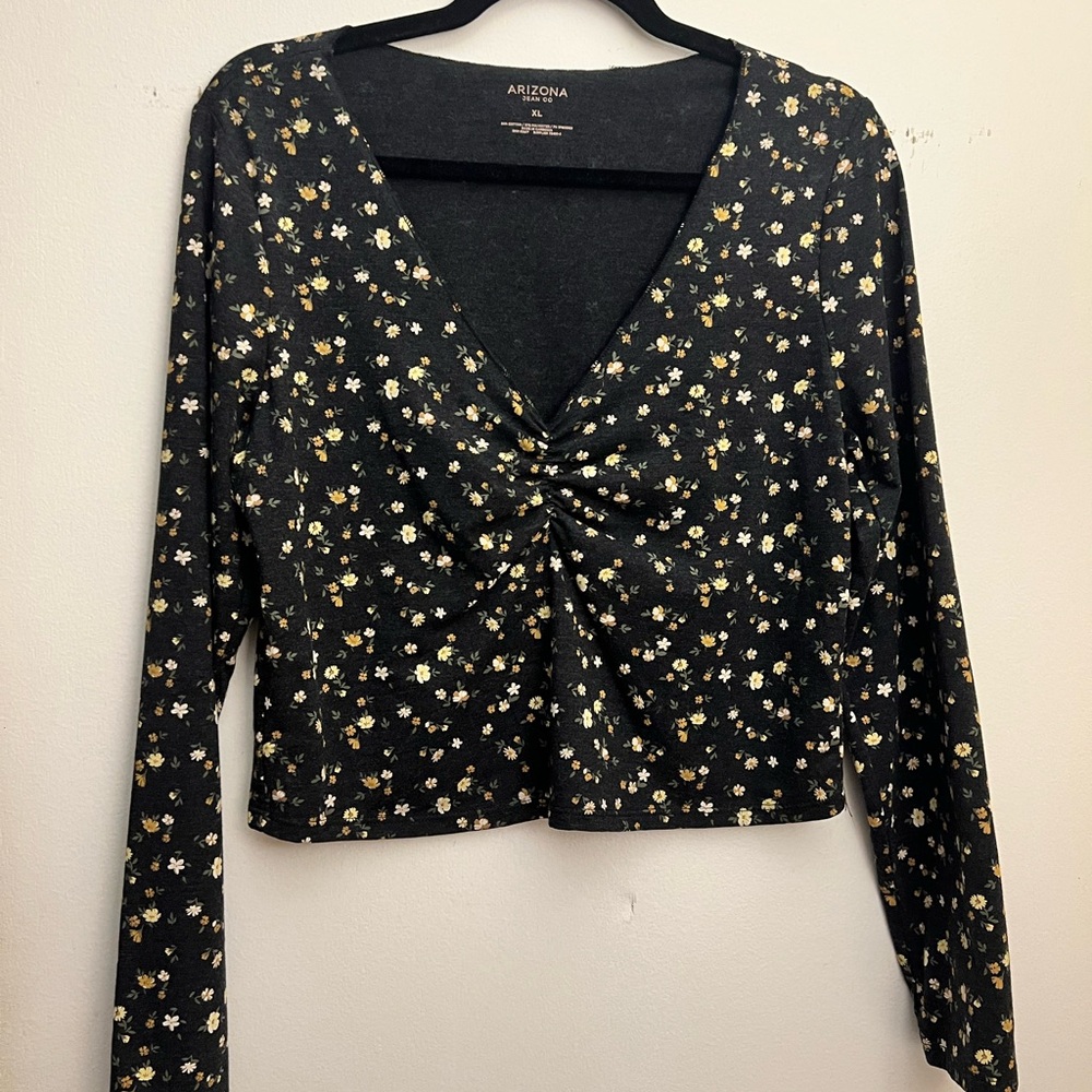 Arizona Jean Company Black and White Floral Long Sleeve Top